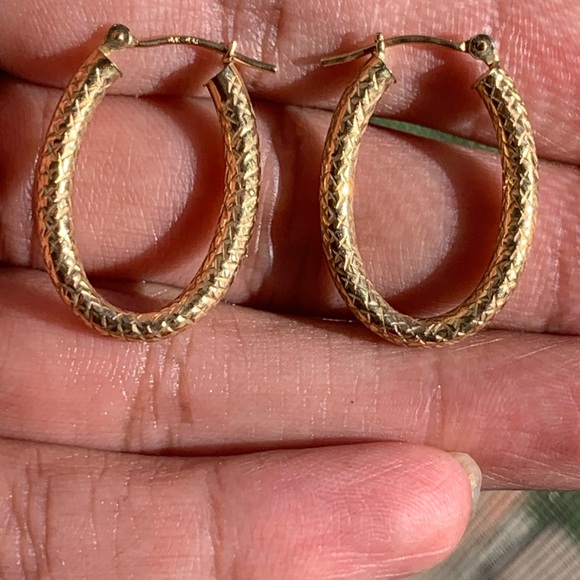 14kt Gold Oval Shaped Etched Design Hoops - Picture 1 of 7